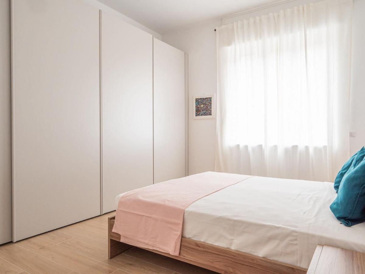 The Best Rent - Gorgeous Two-bedroom Close To Cinque Giornate Square Apartment